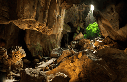 Phnom Chhnok in kampot